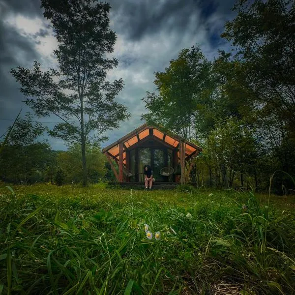 Jvarisa Glamping, hotel in Kʼveda Tʼlughi