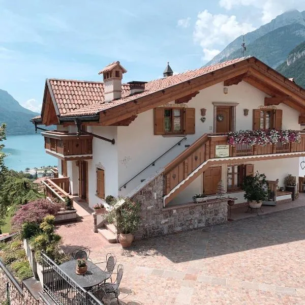 Viesnīca Villa la Dama del Lago pilsētā Molveno