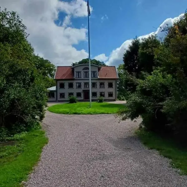 Sjötorps Säteris 1600-tals Huvudbyggnad, hotel en Vara