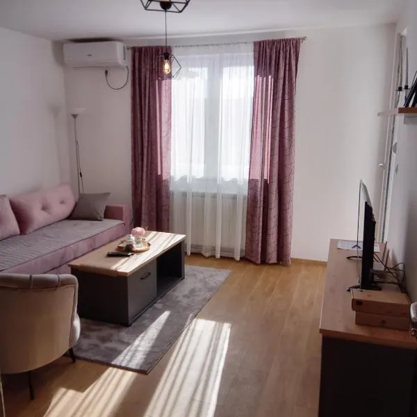 Sara Lux, hotel in Lukavica