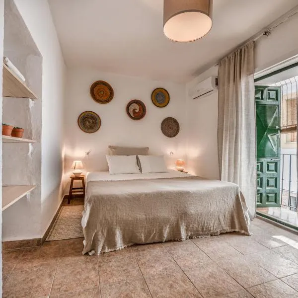 Encanto Guesthouse، فندق في Canillas de Aceituno