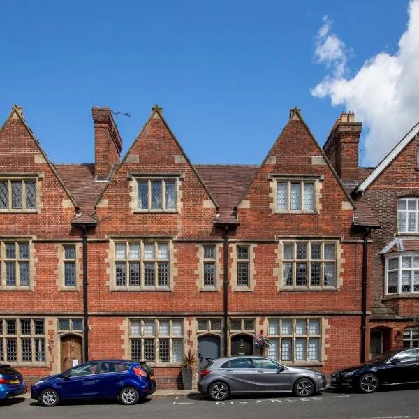 Number 42 By The Butler Collection, hotel in Arundel