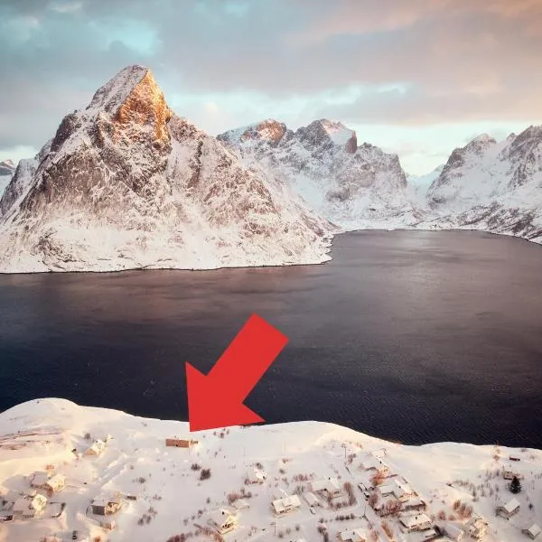Lofoten panorama luxury home with sauna in Reine, hotel in Reine