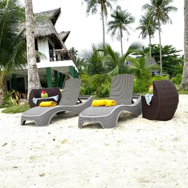 Entire Private Beachfront Villa in Siargao, hotel in General Luna
