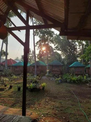 Elvira's Homestay, hotel v destinaci Looc