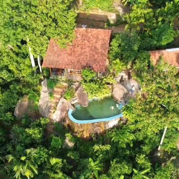 Silver Hill Ecovillage, hotel in Ambagoda