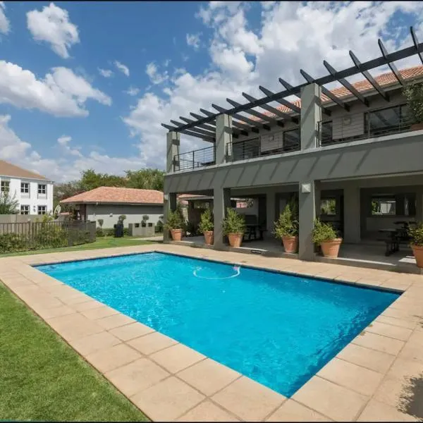 Fourways Luxe Suite, khách sạn ở Sandton