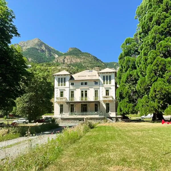 SUITE dans VILLA MEXICAINE, hotel en Jausiers