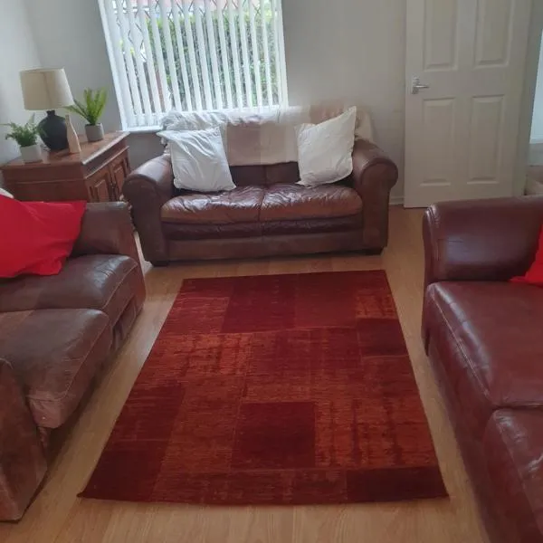 Quiet house 8 mins from NEC/AIRPORT, hotel v destinaci Marston Green