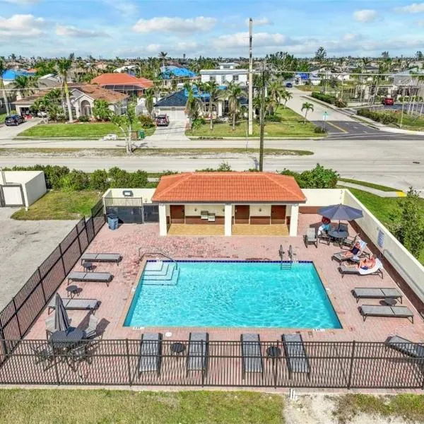 Luxury Oasis - Fresh impovements, Pool & Patio, hotel di Cape Coral