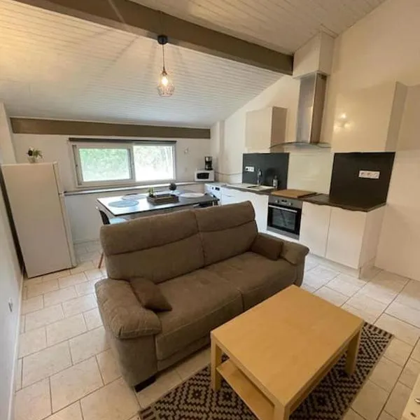 Appart T2 au Vernet d'Ariège avec jardin privatif, hotel en Le Vernet