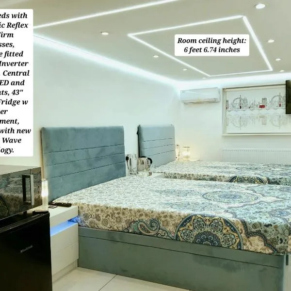 Air Conditioned Modern Double Bed Room with Private Attached Bathroom - FREE Parking - Near London Heathrow Airport & Southall Broadway, hotel v destinaci Southall