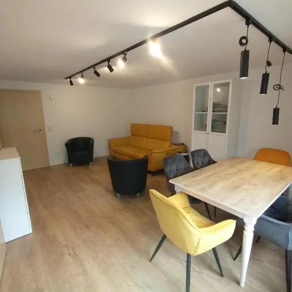 Schicke hundefreundliche Wohnung, hotel v destinaci Alsheim