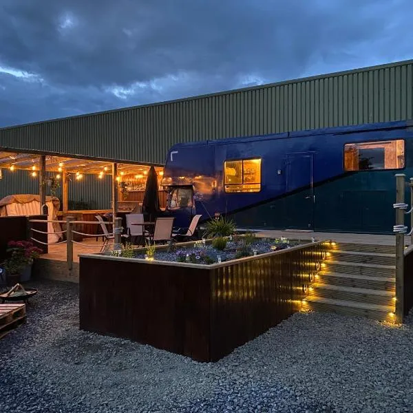 Horse Truck Tiny Home, hotel v destinaci Swords