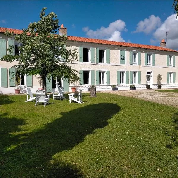 Les Grands Vents, hotel in Saint-Laurent-de-la-Barrière