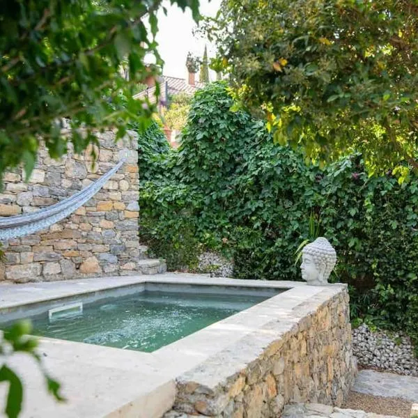 Golfe de St Tropez 3 pièces jardin piscine privée, hotel v destinácii Sainte-Maxime