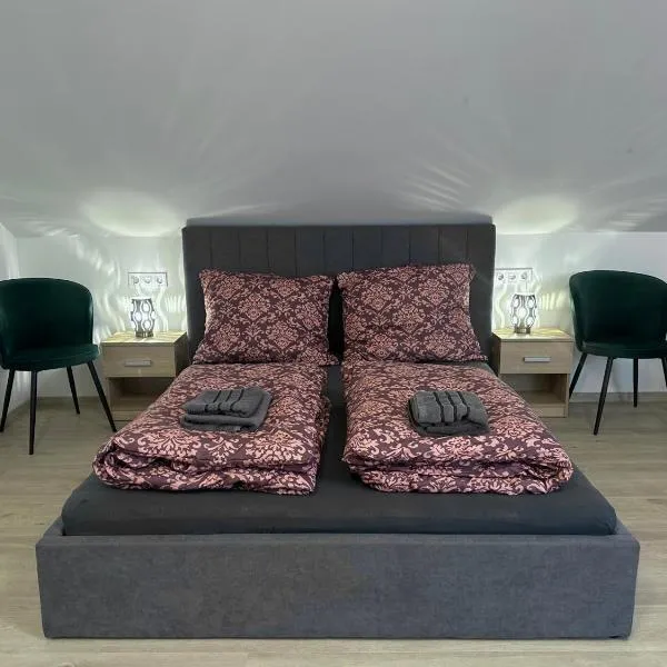 Colosseum Étterem és Apartman Salgótarján, hotel in Salgótarján
