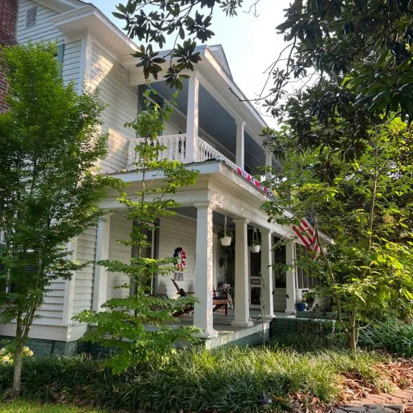 Magnolia House & Gardens B&B, hotel v destinaci Clover