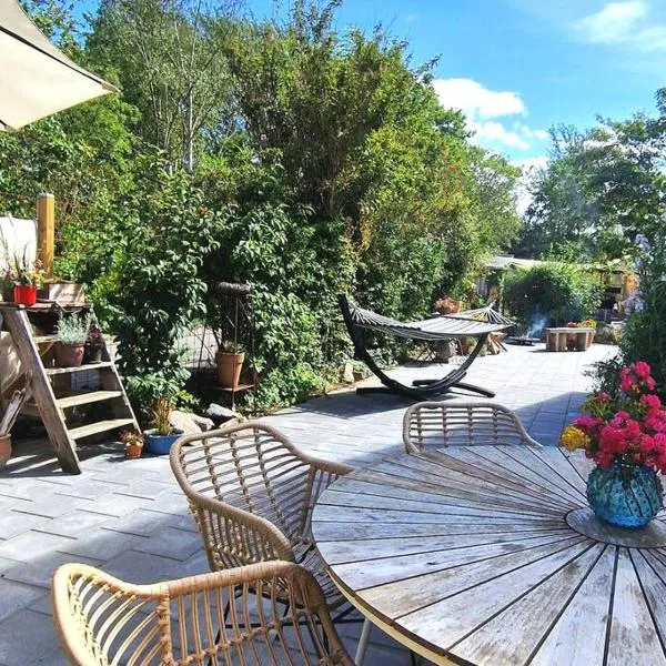 Det Gamle Garnbinderi, ved Møns bedste strand., hotel in Borre