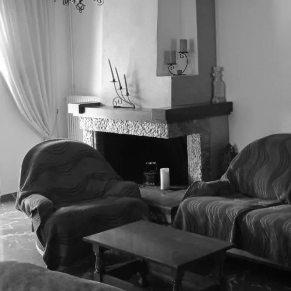 Paul's house, hotel in Veliaí