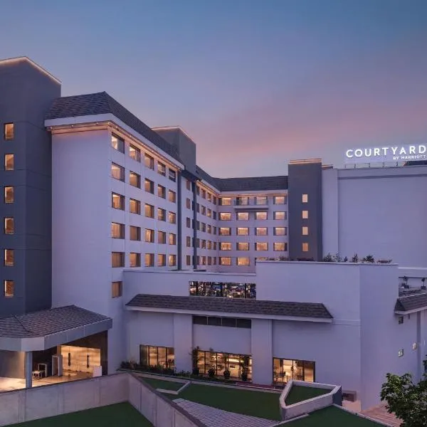 Courtyard by Marriott Shillong，西隆的飯店
