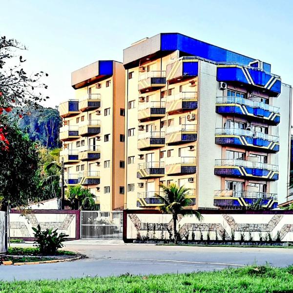 Apartamento com piscina, 300m da praia