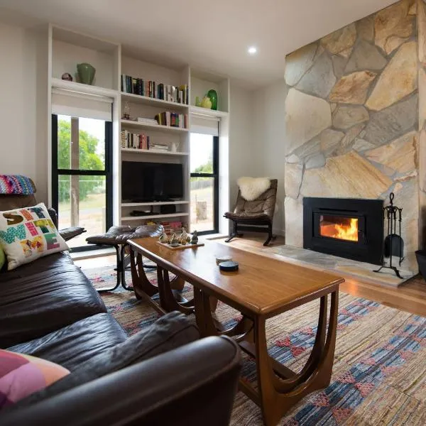 Wombat Hill Lodge, hotel in Daylesford
