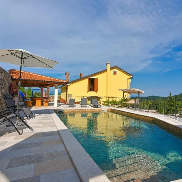Villa Danica with pool - Perka, hotel em Zvoneća