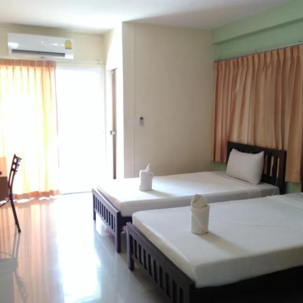 ฐิติกร แกรนด์วิว, hotel in Thanya Buri