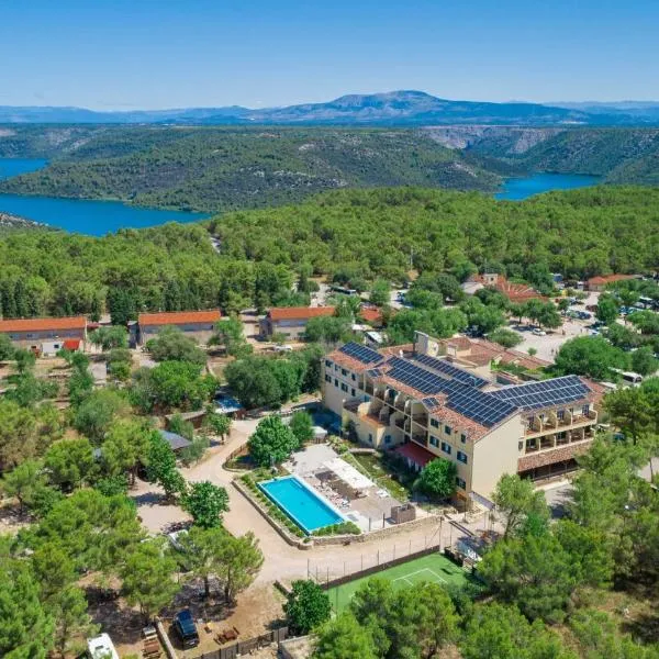 Hotel Vrata Krke, hótel í Lozovac