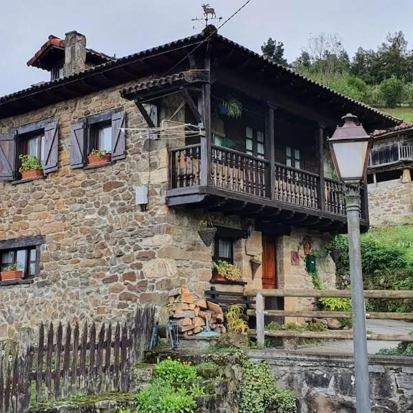 La Casa Rectoral de El Tozu, hotel in Caso