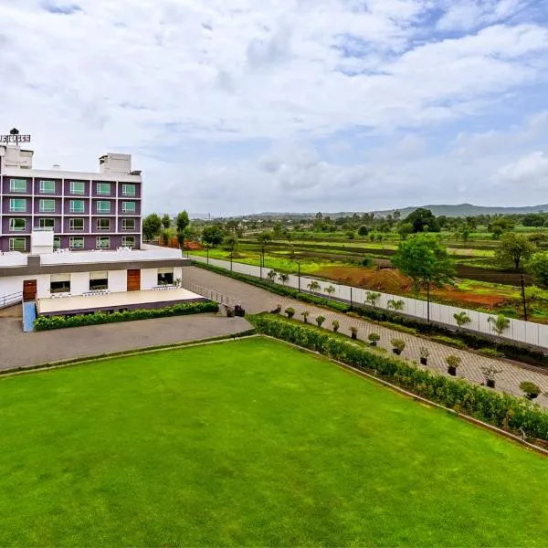 Effotel by Sayaji Sarola, hotel in Nasrāpur