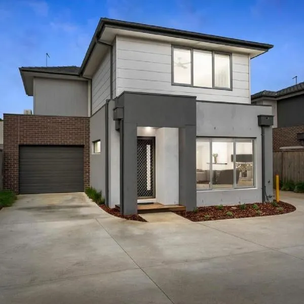 Holiday on Dromana by Ready Set Stay - 150m from the beach, Hotel in Safety Beach