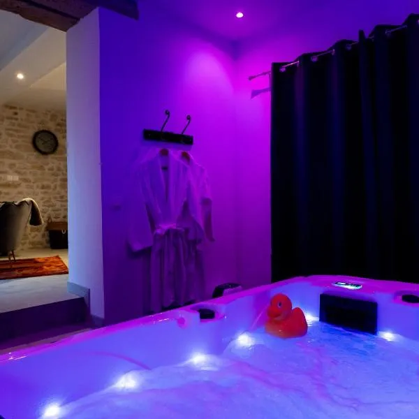 Love Room Une Pause à Deux - Jacuzzi - Chambre Secrète, מלון בChâteau-Landon