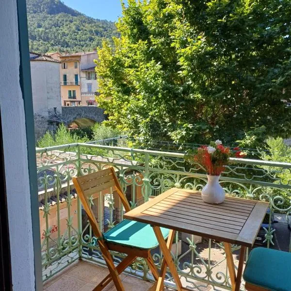 Riverside apartment: Breil-sur-Roya şehrinde bir otel