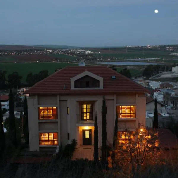 Gilboa Guest House - Benharim, hotel in Gid‘ona