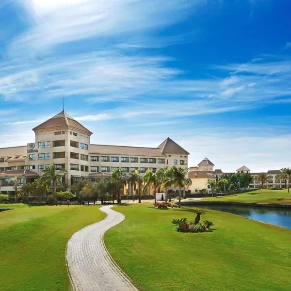 Hilton Pyramids Golf, hotel em Cidade 6 de Outubro