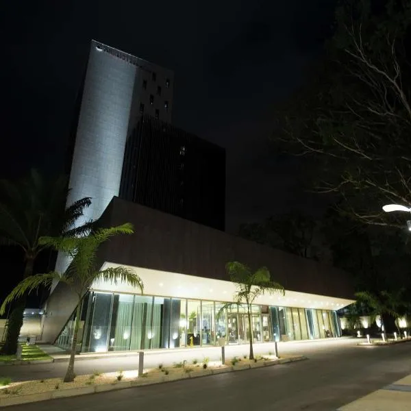 Doubletree By Hilton Pointe-Noire City Centre, hotel v destinaci Pointe-Noire