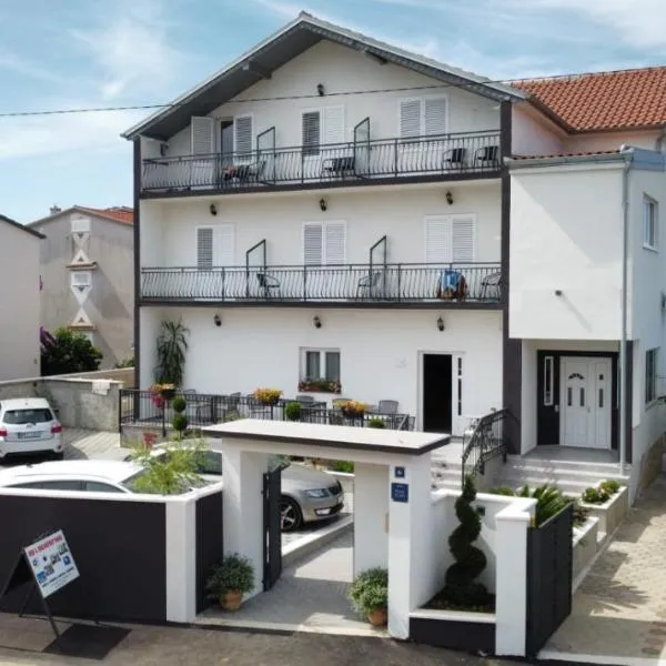 Bed & Breakfast Maki, hótel í Biograd na Moru
