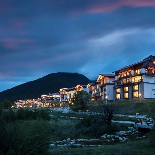 Viesnīca Hilton Linzhi Resort pilsētā Qabnag