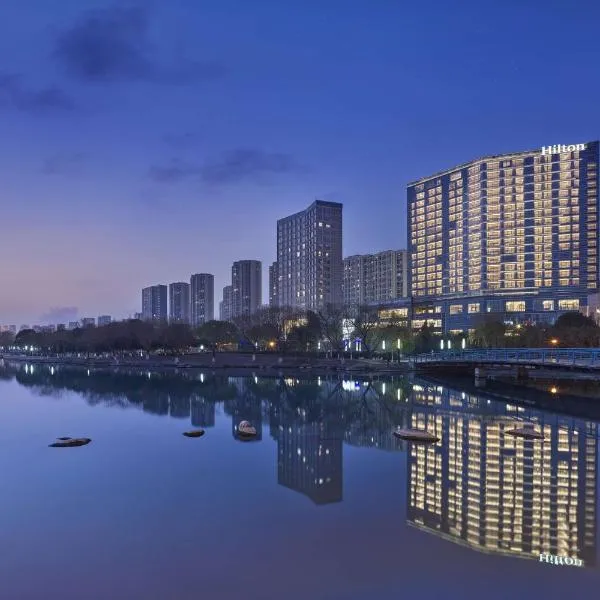 Hilton Suzhou Yinshan Lake, hotel v destinácii Jinjiaba