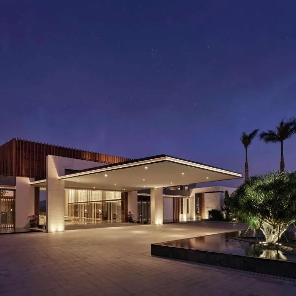 Doubletree Resort By Hilton Hainan - Xinglong Lakeside, hotel in Wanning