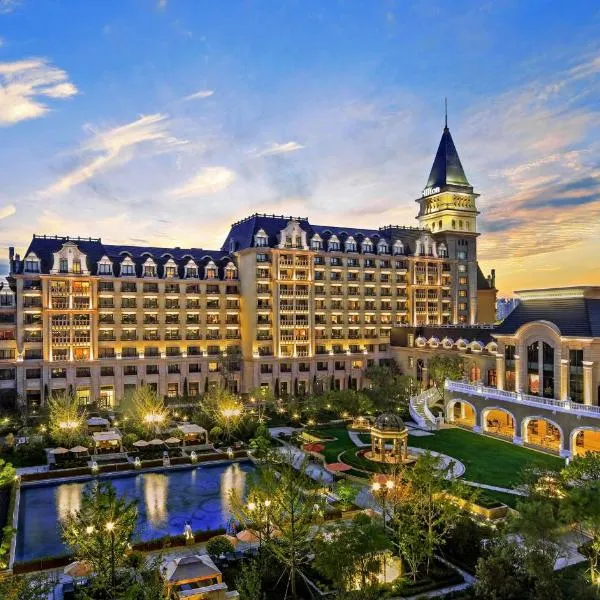 Hilton Qingdao Golden Beach - Beer Halls, hotel in Yumingzui