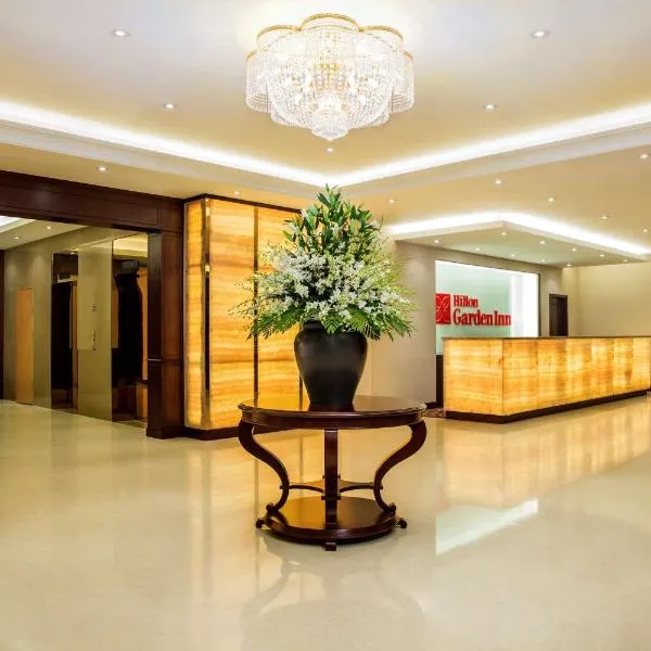 Hilton Garden Inn Hanoi, hotel in Hanoi