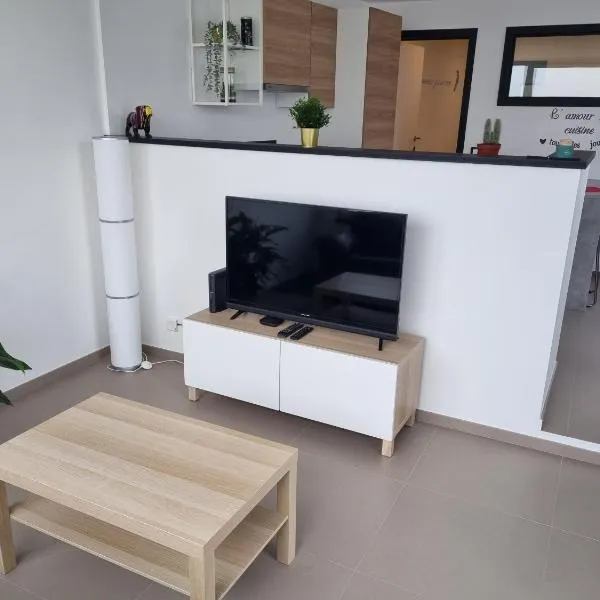Maisonnette cosy, hotel en Givet