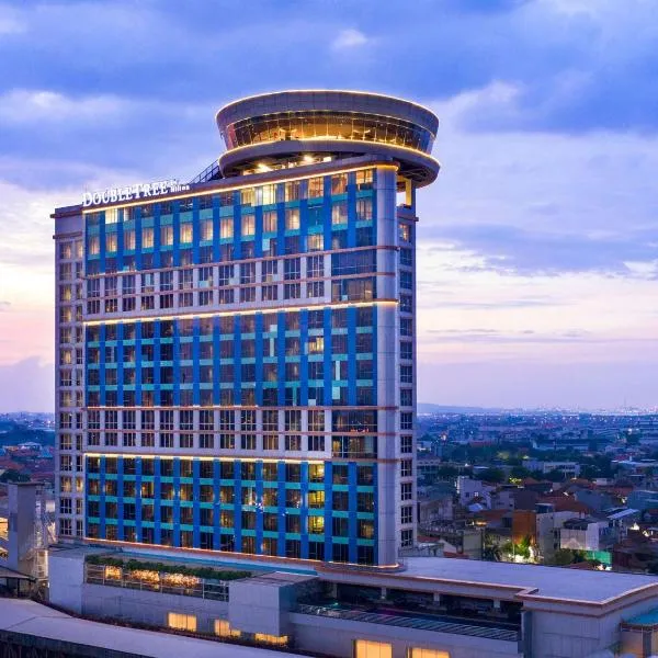 DoubleTree by Hilton Surabaya、スラバヤのホテル