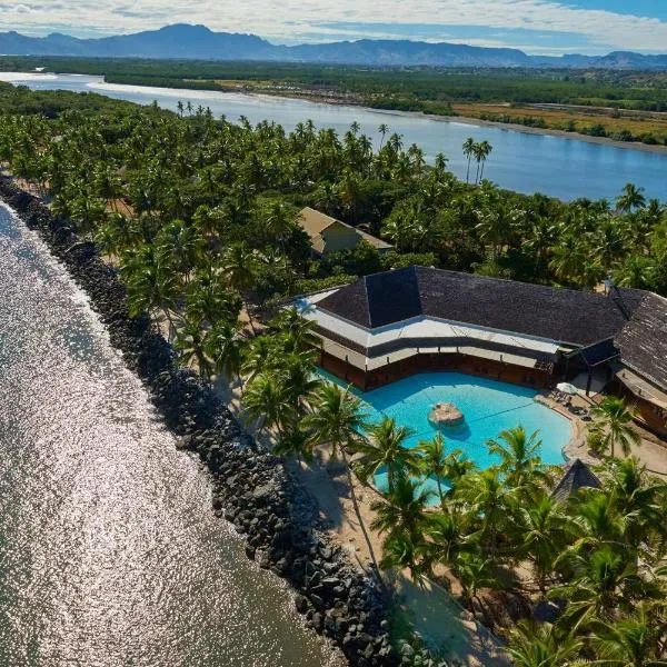 DoubleTree by Hilton Fiji - Sonaisali Island, hôtel à Momi