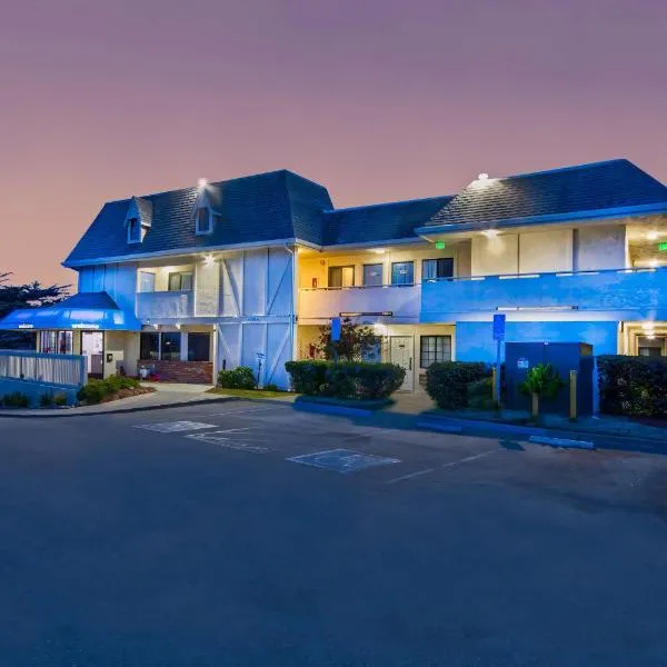 Motel 6-Marina, CA - Monterey, khách sạn ở Marina