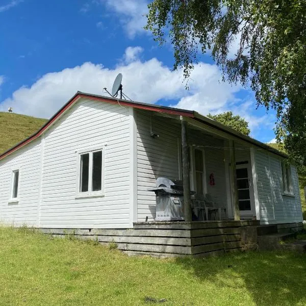 Ratamarumaru Cottage Farm Stay, хотел в Kai Iwi