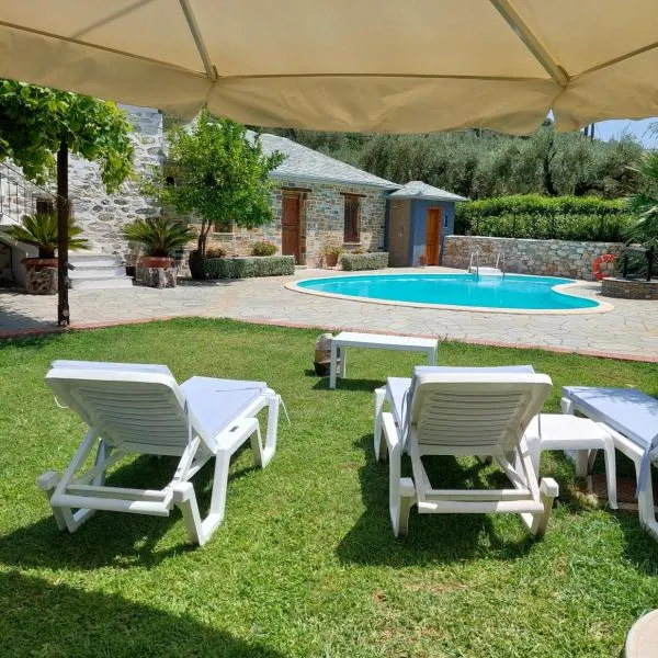 The Cocoon and olives Hut, ξενοδοχείο σε Κορώπη